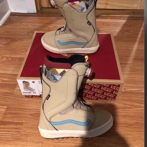 Vans Encore OG Women's size 7 Boots